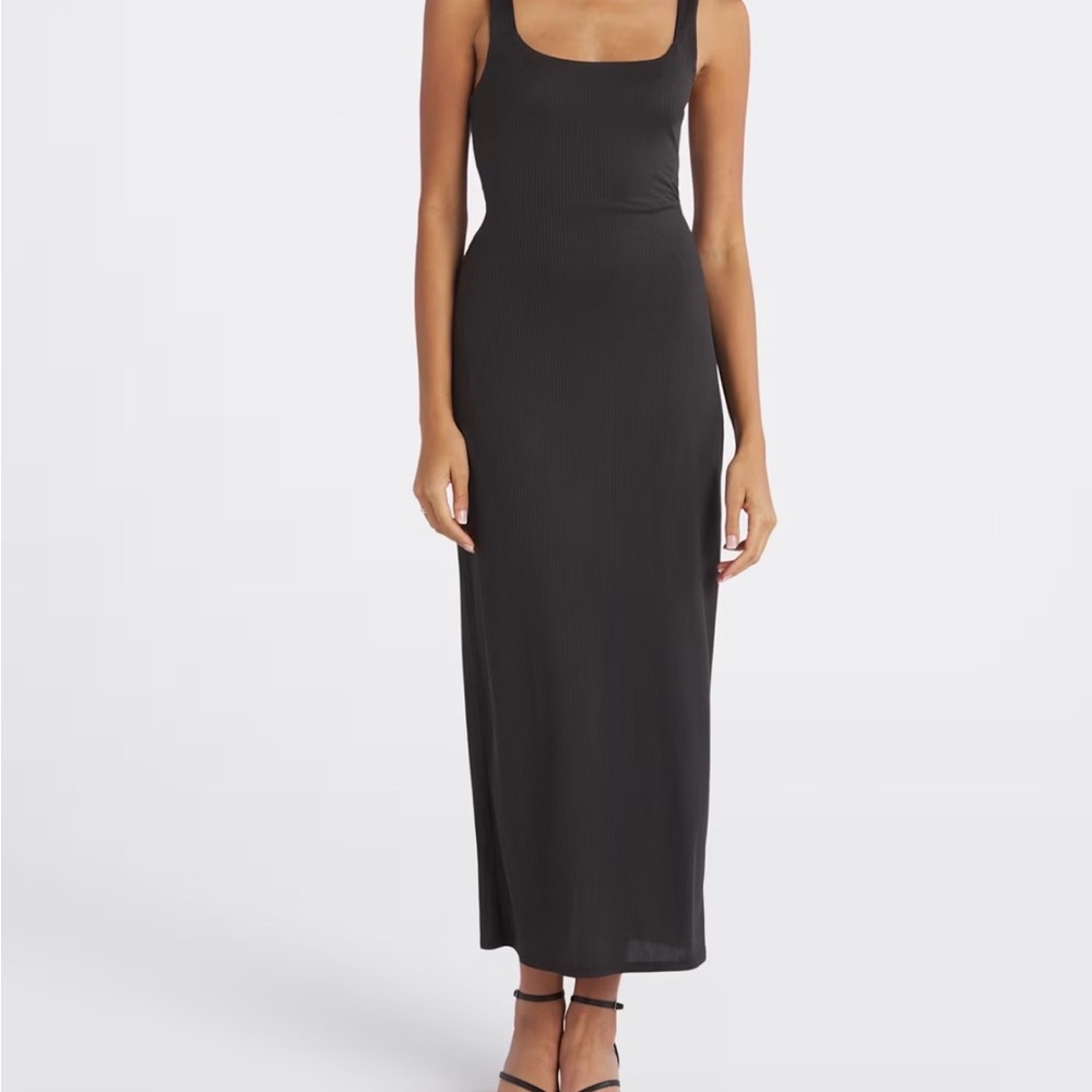 Kaileigh Black Sleeveless Open Back Fitted Dress